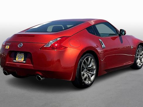 Used 2014 Nissan 370Z Coupe image 2