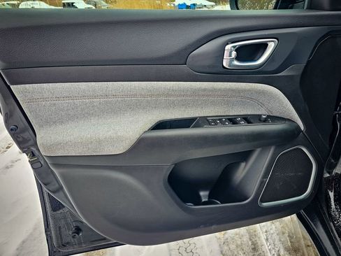 Used 2022 Jeep Compass Latitude image 10