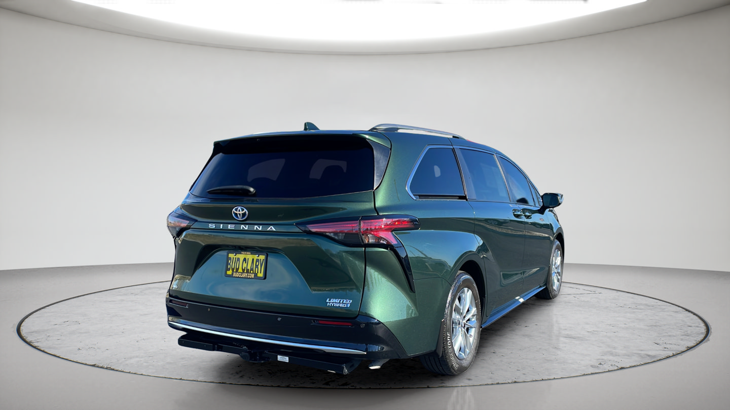 Certified 2023 Toyota Sienna Limited AWD/4WD image 5