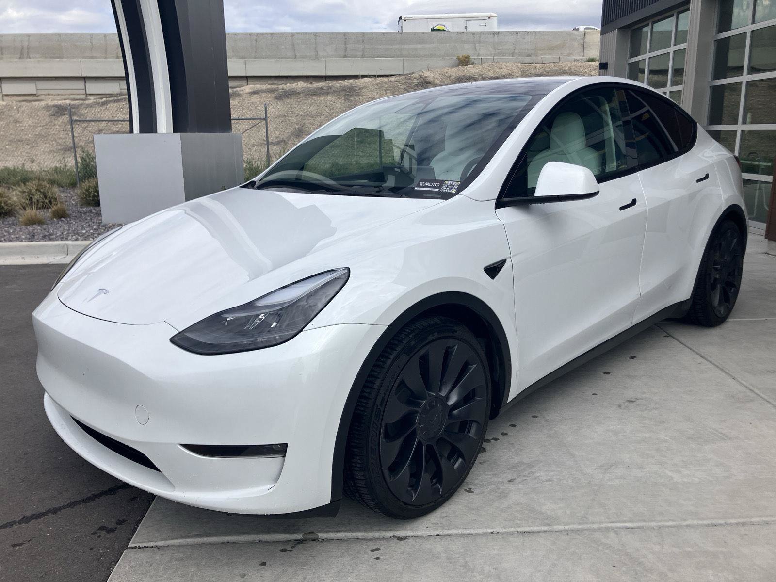Used 2023 Tesla Model Y Performance AWD/4WD image 4