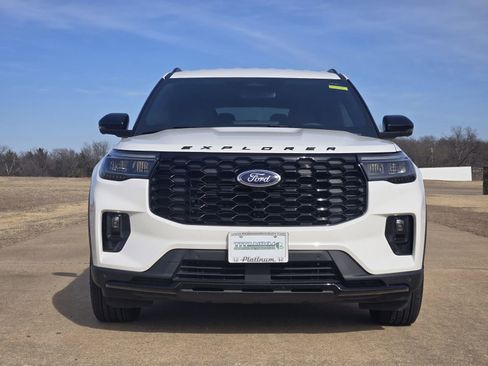 Used 2025 Ford Explorer ST-Line w/ Premium Package RWD image 6