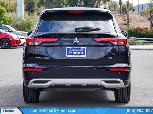 Used 2023 Mitsubishi Outlander SE image 10