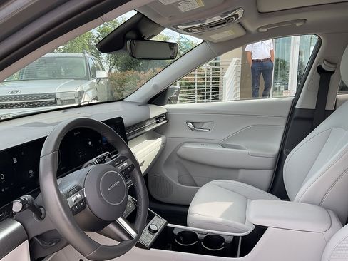 Certified 2024 Hyundai Kona Limited AWD/4WD image 2