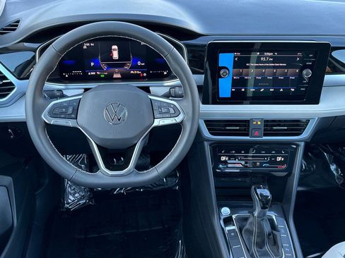 New 2026 Volkswagen Taos SE image 13