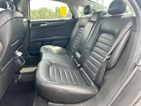 Used 2013 Ford Fusion SE FWD image 16
