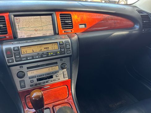 Used 2004 Lexus SC 430 Convertible image 16