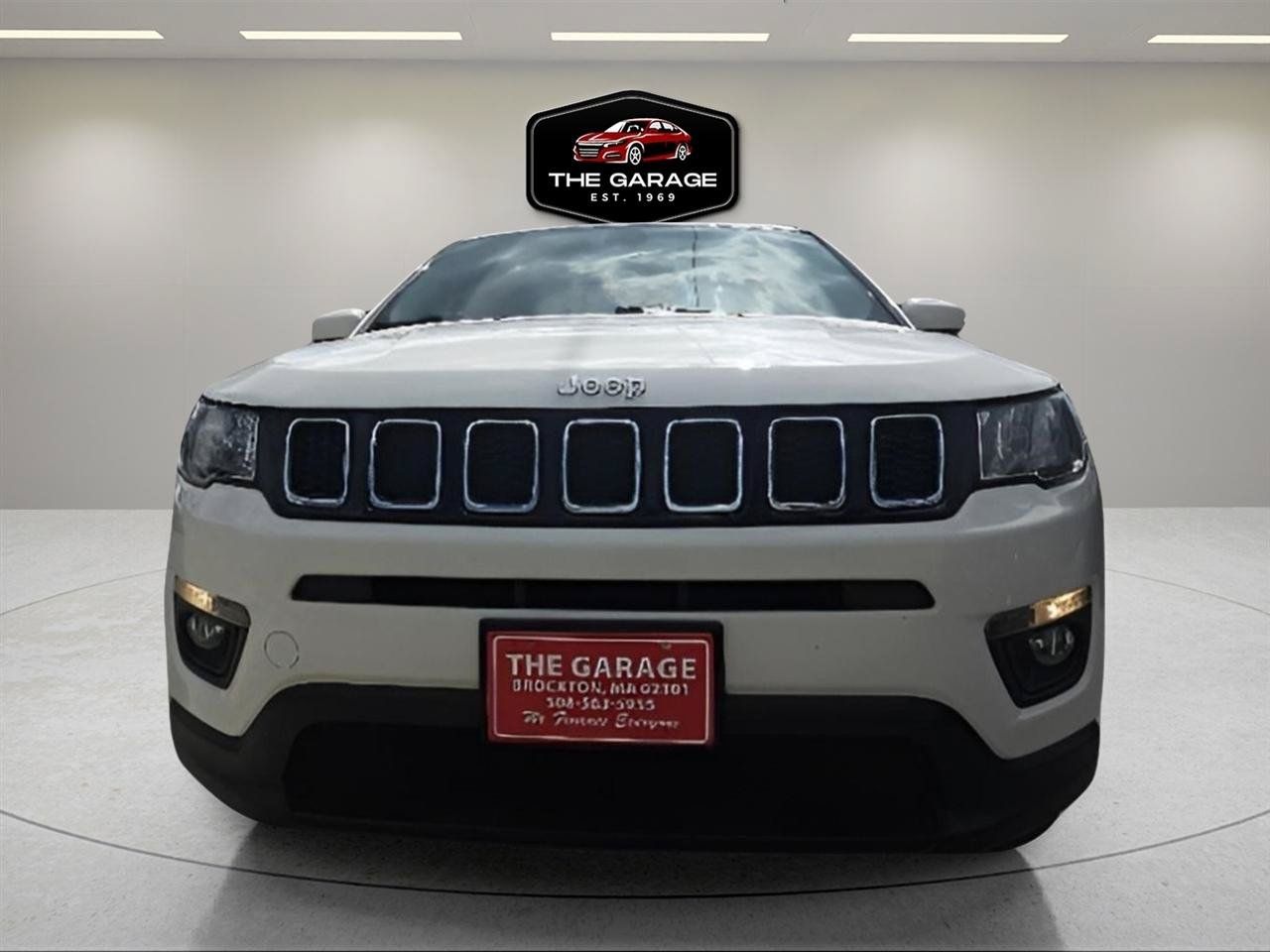 Used 2018 Jeep Compass Latitude w/ Popular Equipment Group AWD/4WD image 2