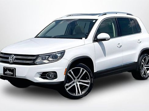 Used 2017 Volkswagen Tiguan SEL FWD image 3