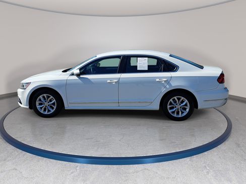 Used 2016 Volkswagen Passat 1.8T S w/ Lighting Package (P06) FWD image 8