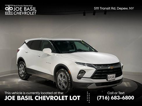 Used 2025 Chevrolet Blazer LT AWD/4WD image 1