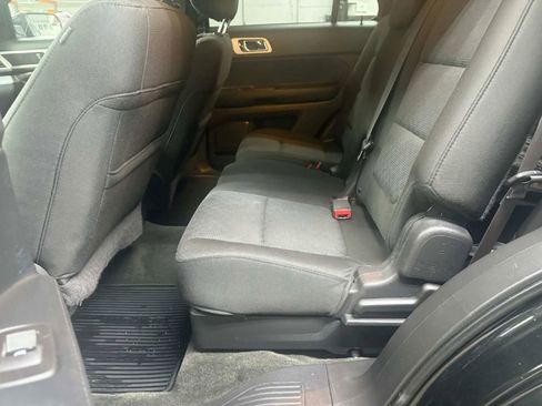 Used 2015 Ford Explorer XLT image 9