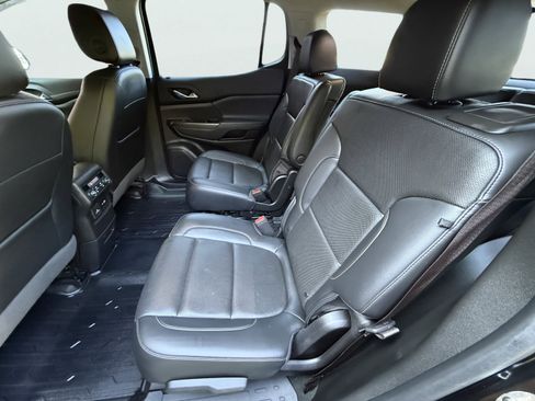 Used 2023 GMC Acadia SLT w/ Preferred Package image 16