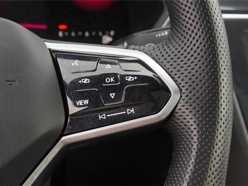 Used 2022 Volkswagen Tiguan SE R-Line image 30