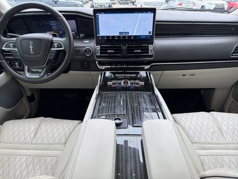 Used 2024 Lincoln Navigator Black Label AWD/4WD image 9