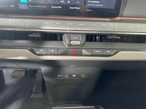 Used 2024 Kia EV9 Land image 23