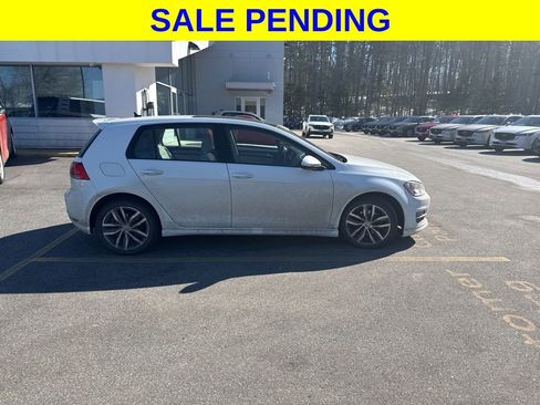 Used 2015 Volkswagen Golf SE image 8