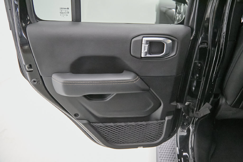 Used 2023 Jeep Wrangler Unlimited Sahara AWD/4WD image 27