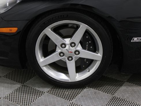 Used 2005 Chevrolet Corvette Convertible w/ Preferred Equipment Group image 21