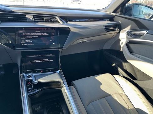 Used 2024 Audi Q8 e-tron Prestige image 18
