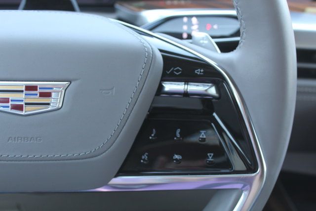 Used 2025 Cadillac Escalade Sport Platinum w/ LPO, ONYX Package AWD/4WD image 24