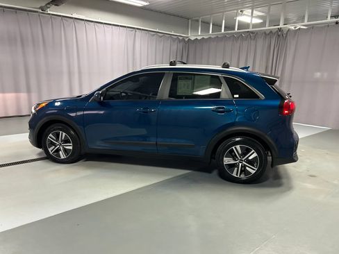 Used 2022 Kia Niro LXS FWD image 4