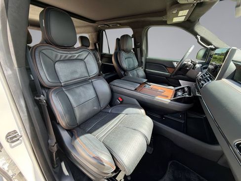 Used 2024 Lincoln Navigator Black Label AWD/4WD image 16