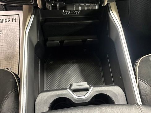 Used 2020 RAM 2500 Laramie RWD image 13