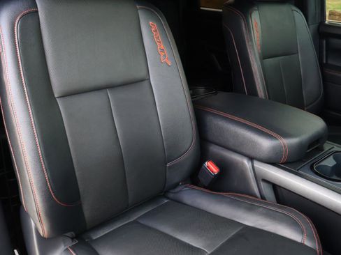 Used 2021 Nissan Titan PRO-4X w/ Pro-4x Convenience Package image 21