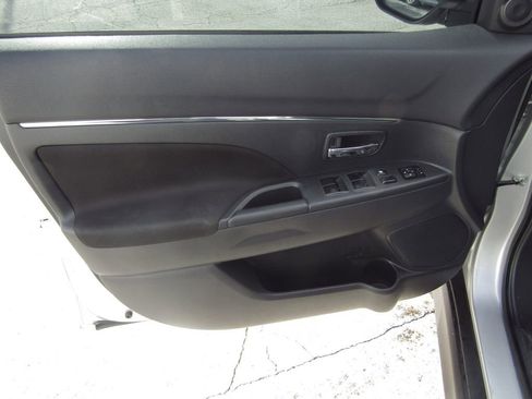 Used 2023 Mitsubishi Outlander Sport SE image 11