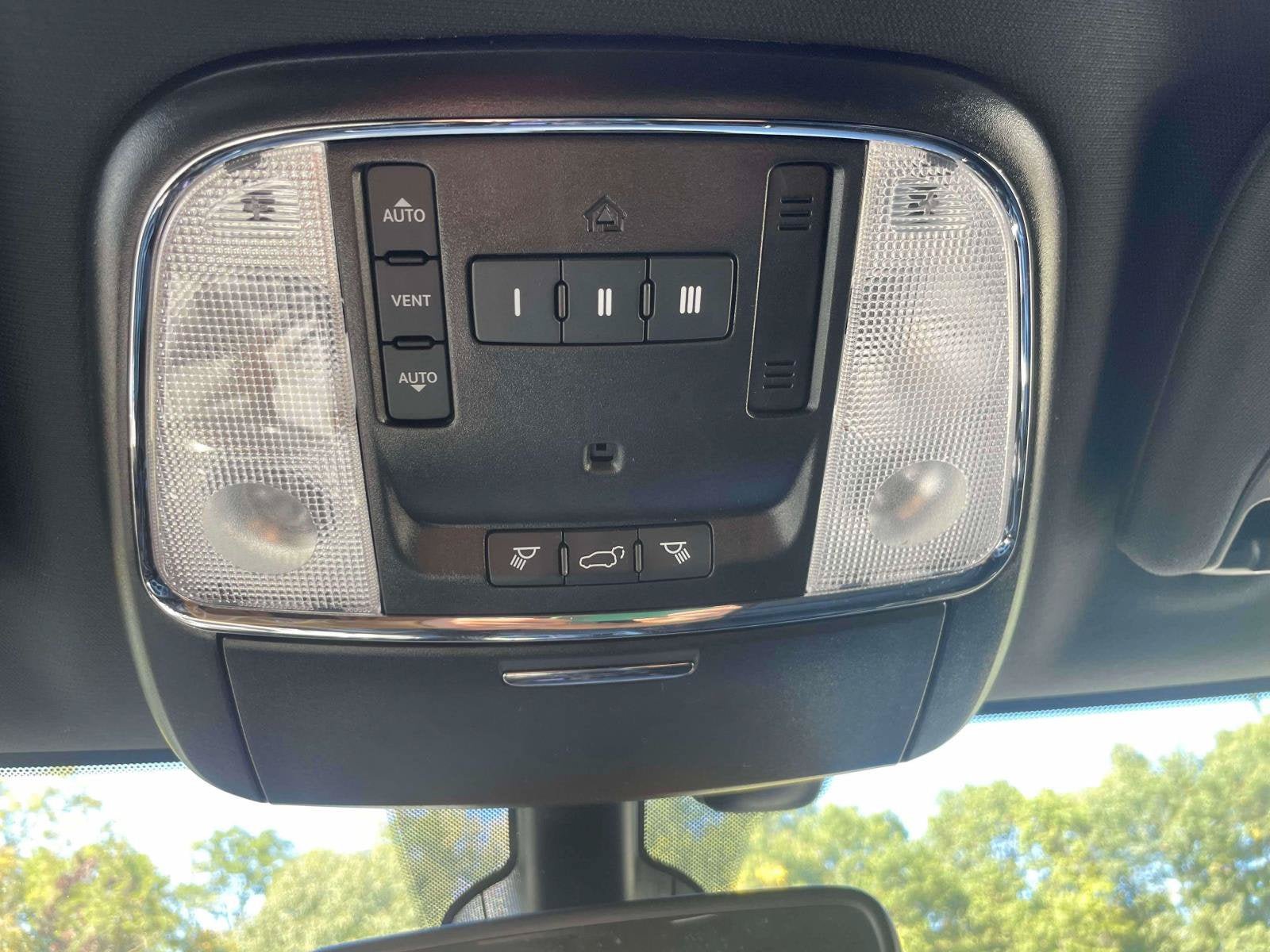 Used 2021 Jeep Grand Cherokee Limited AWD/4WD image 30
