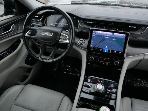 Used 2021 Jeep Grand Cherokee L Overland w/ Advanced Protech Group III image 9