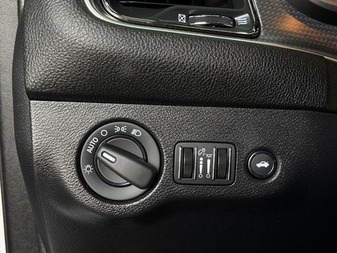 Used 2019 Dodge Challenger SRT Hellcat w/ Laguna Leather Package RWD image 21