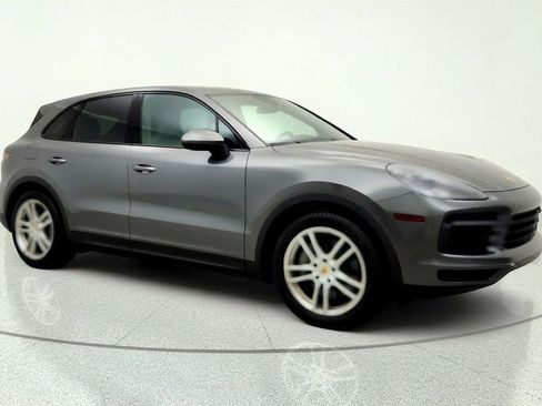 Used 2019 Porsche Cayenne S w/ Premium Plus Package AWD/4WD image 3