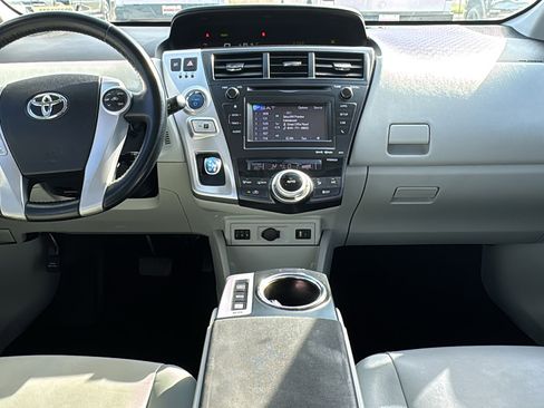 Used 2013 Toyota Prius V image 16