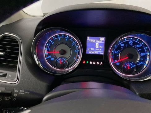 Used 2014 Chrysler Town & Country Touring w/ Driver Convenience Group image 40