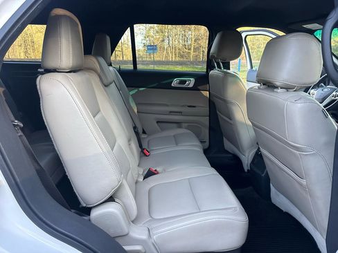 Used 2012 Ford Explorer XLT image 17