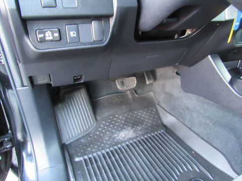 Used 2022 Toyota Tacoma SR image 15