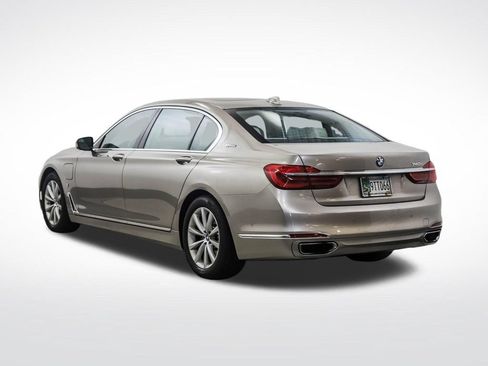 Used 2017 BMW 740e xDrive AWD/4WD image 3