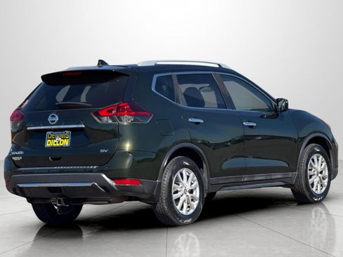 Used 2018 Nissan Rogue SV image 4