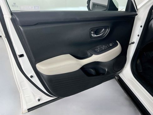 Used 2023 Honda HR-V EX-L image 18