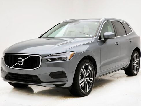 Used 2018 Volvo XC60 T6 Momentum w/ Vision Package image 2