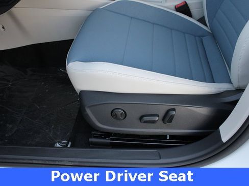 New 2026 Volkswagen Jetta SE image 4