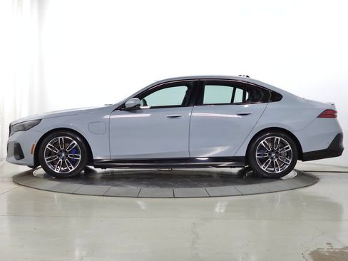 Certified 2026 BMW 550e xDrive AWD/4WD image 6