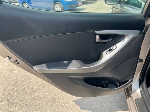 Used 2013 Hyundai Elantra Limited FWD image 3