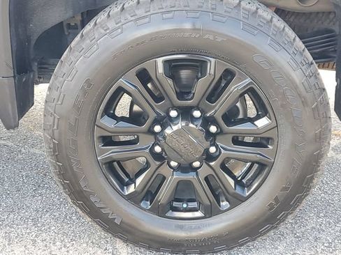 Used 2022 GMC Sierra 2500 Denali w/ Denali Black Diamond Edition AWD/4WD image 30