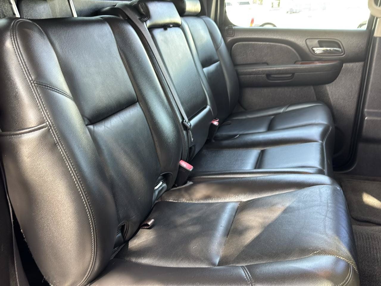 Used 2011 Chevrolet Avalanche LTZ AWD/4WD image 29