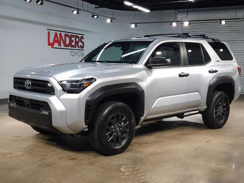 Certified 2025 Toyota 4Runner SR5 AWD/4WD image 3
