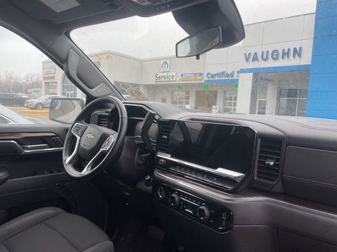 Used 2024 Chevrolet Silverado 1500 LT image 13