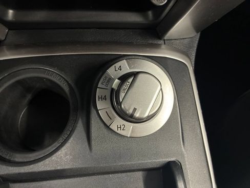 Used 2021 Toyota 4Runner SR5 AWD/4WD image 21