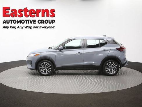 Used 2021 Nissan Kicks SV FWD image 59